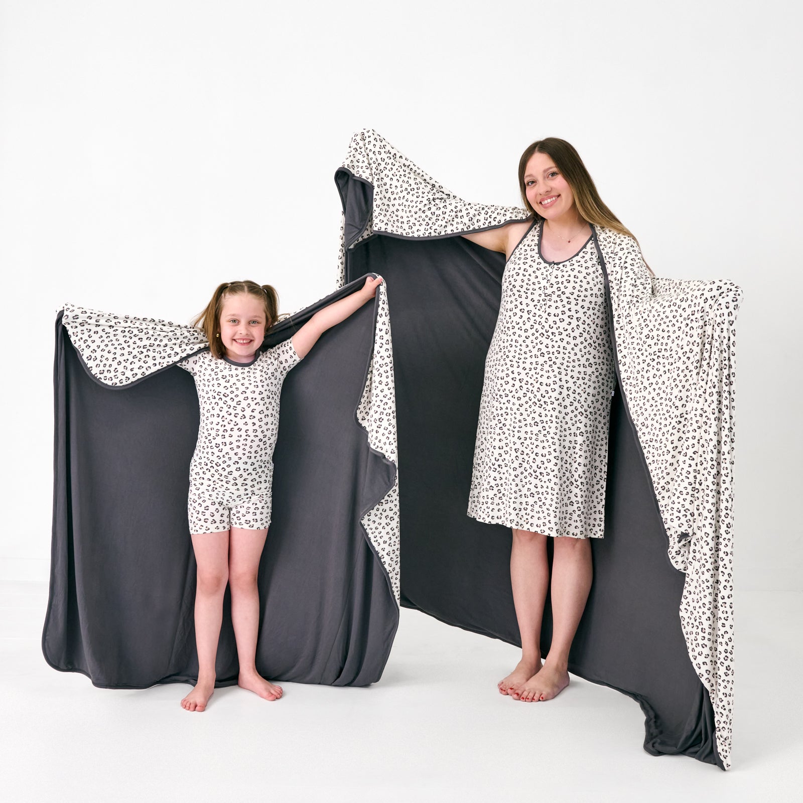 Luxe Leopard Large Cloud Blanket®